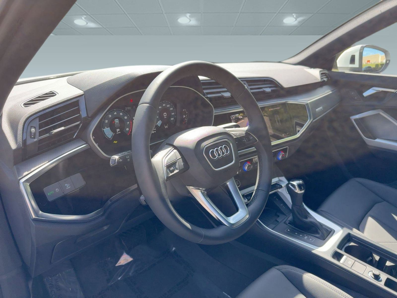 New 2025 Audi Q3 2.0T Premium image 4