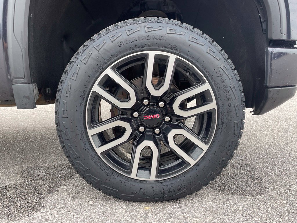 Used 2025 GMC Sierra 1500 AT4 w/ AT4 Premium Package AWD/4WD image 30
