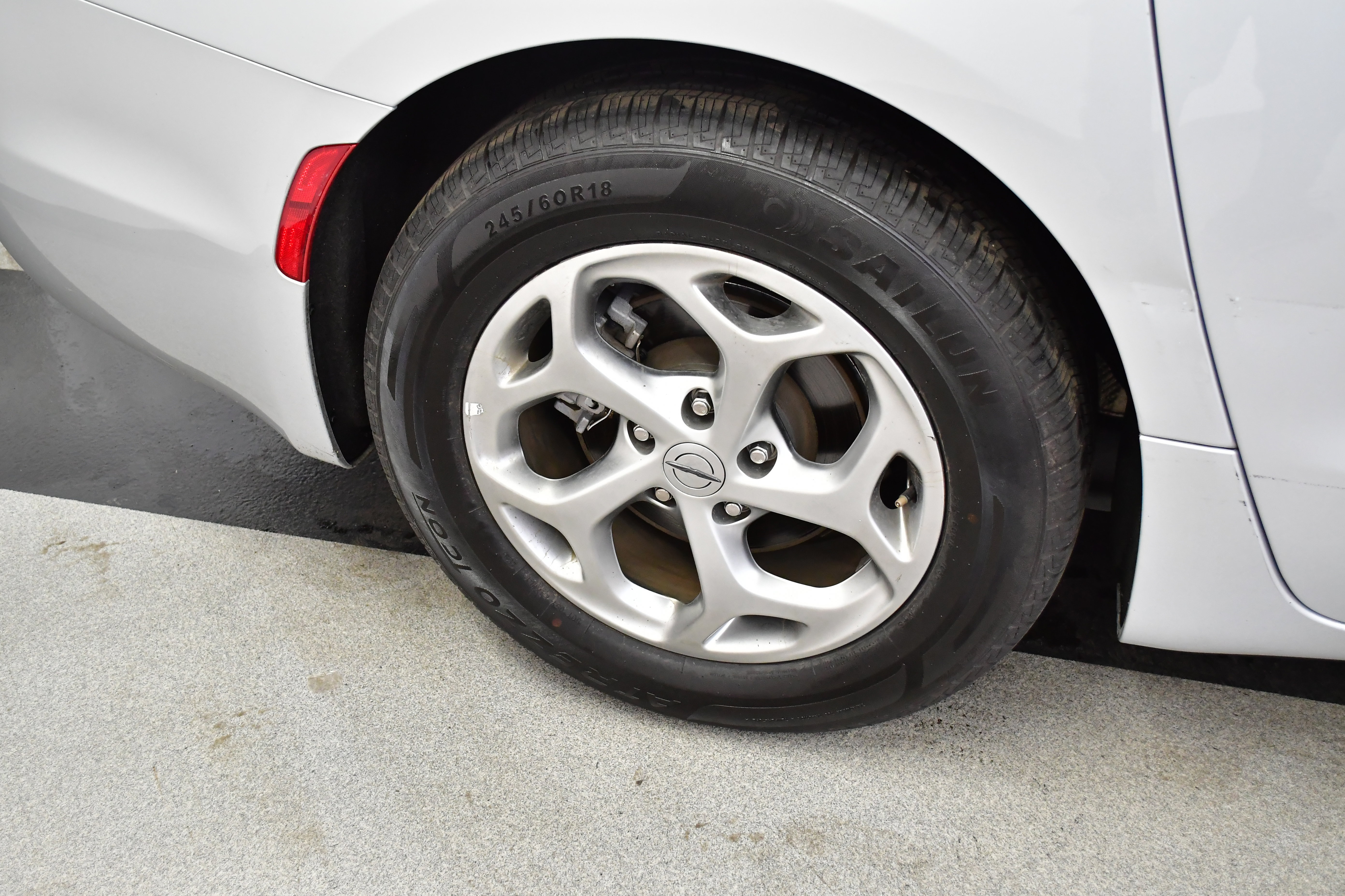 Used 2024 Chrysler Pacifica Limited image 65