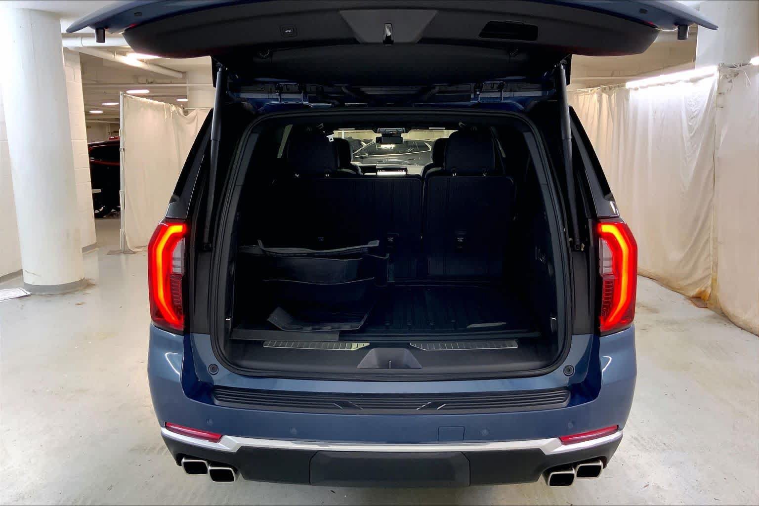 Used 2025 GMC Yukon XL Denali w/ Sun & Power Step Package AWD/4WD image 33