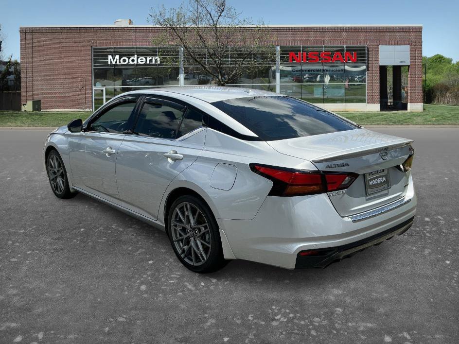 Certified 2023 Nissan Altima 2.0 SR FWD image 2