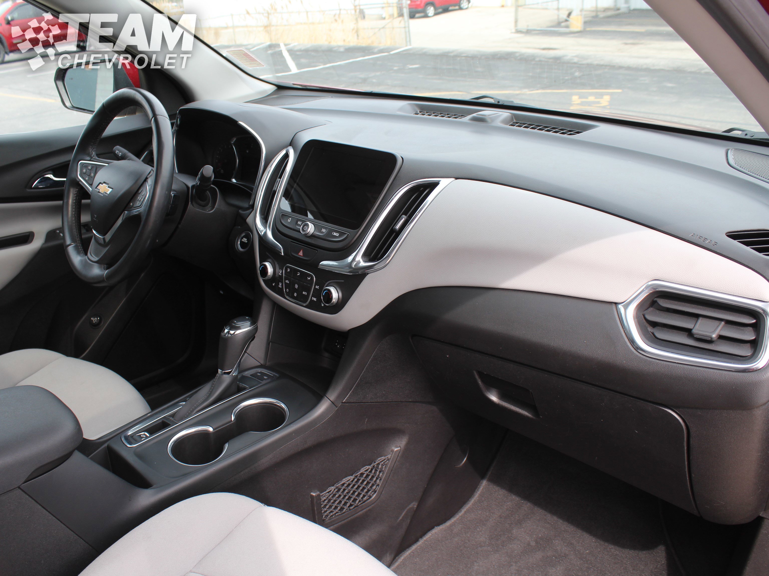 Used 2018 Chevrolet Equinox LT w/ Sun & Infotainment Package image 28