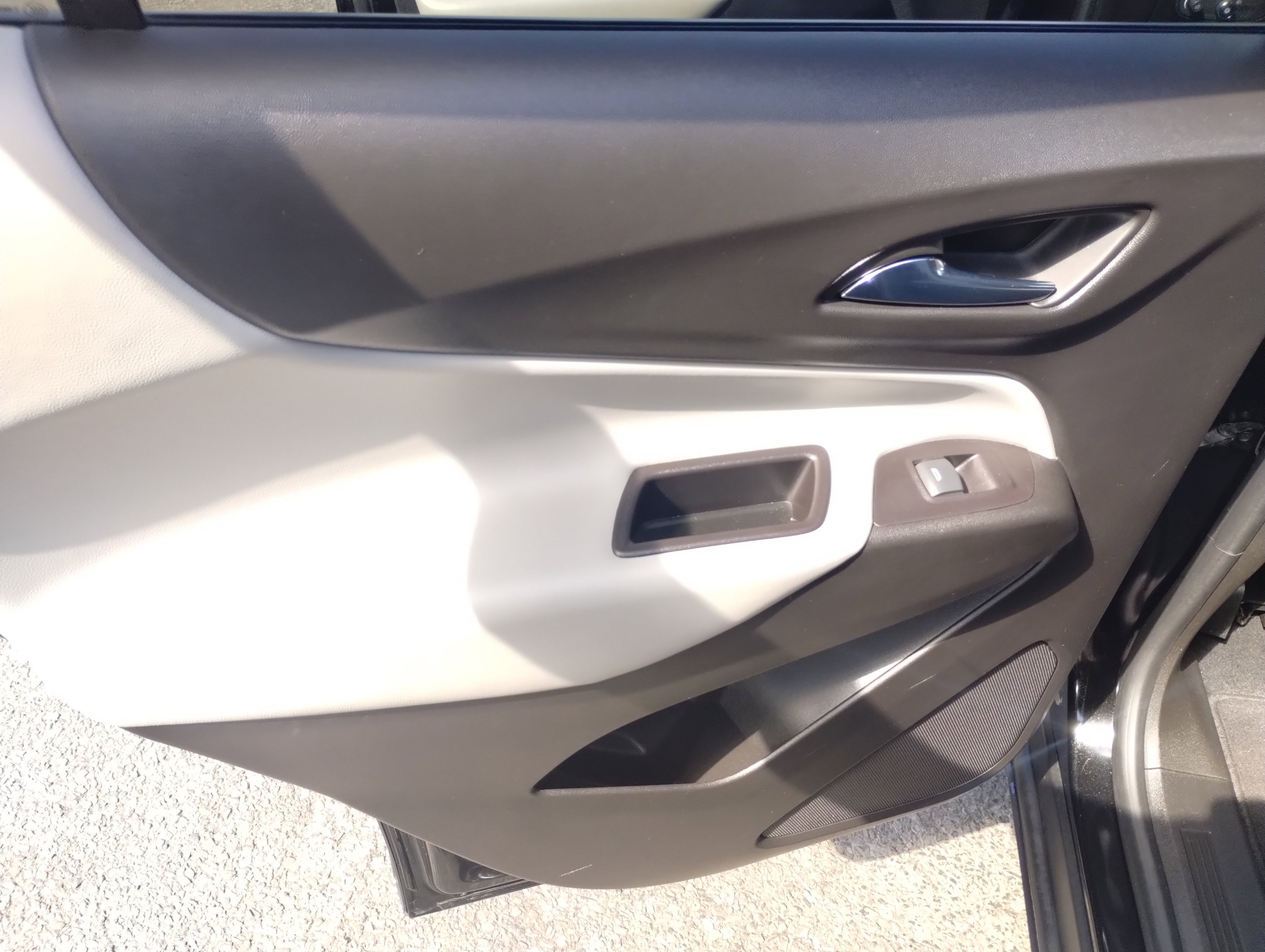 Used 2022 Chevrolet Equinox LS w/ LS Convenience Package image 16