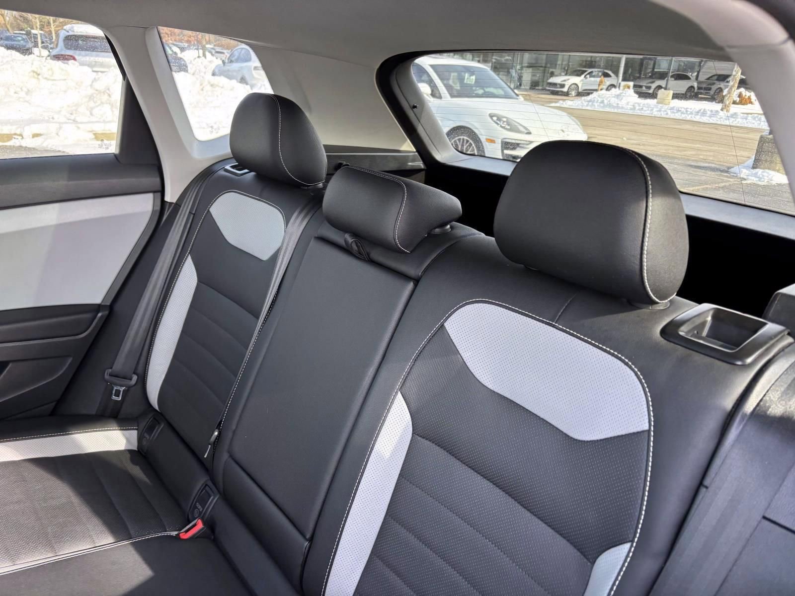 Used 2023 Volkswagen Taos SEL image 26