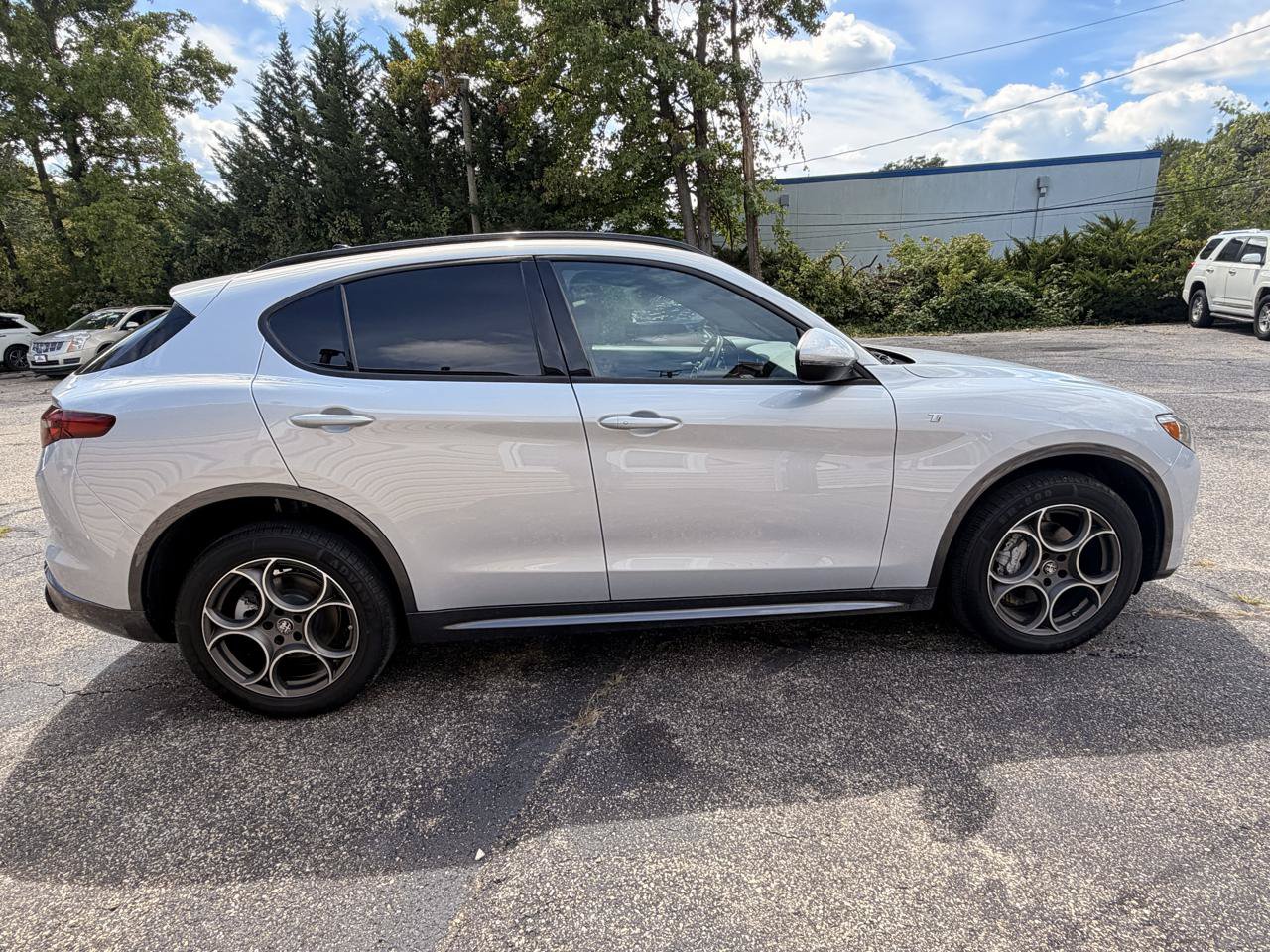Used 2022 Alfa Romeo Stelvio Ti AWD/4WD image 8