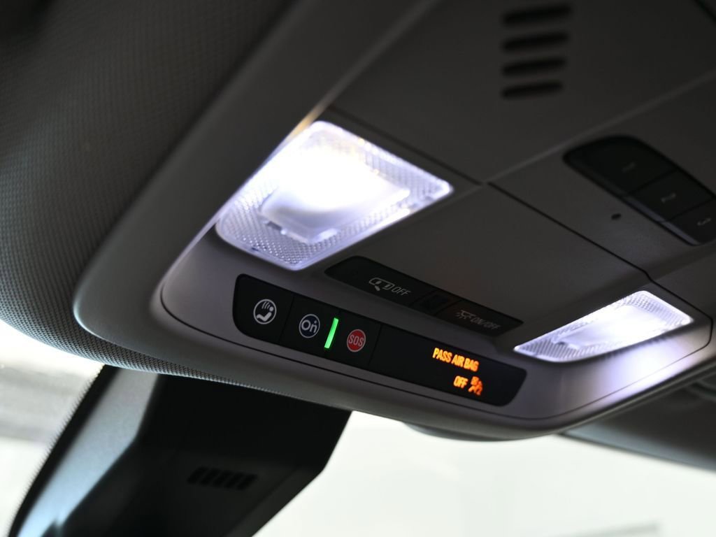 Used 2020 Chevrolet Equinox LT image 23