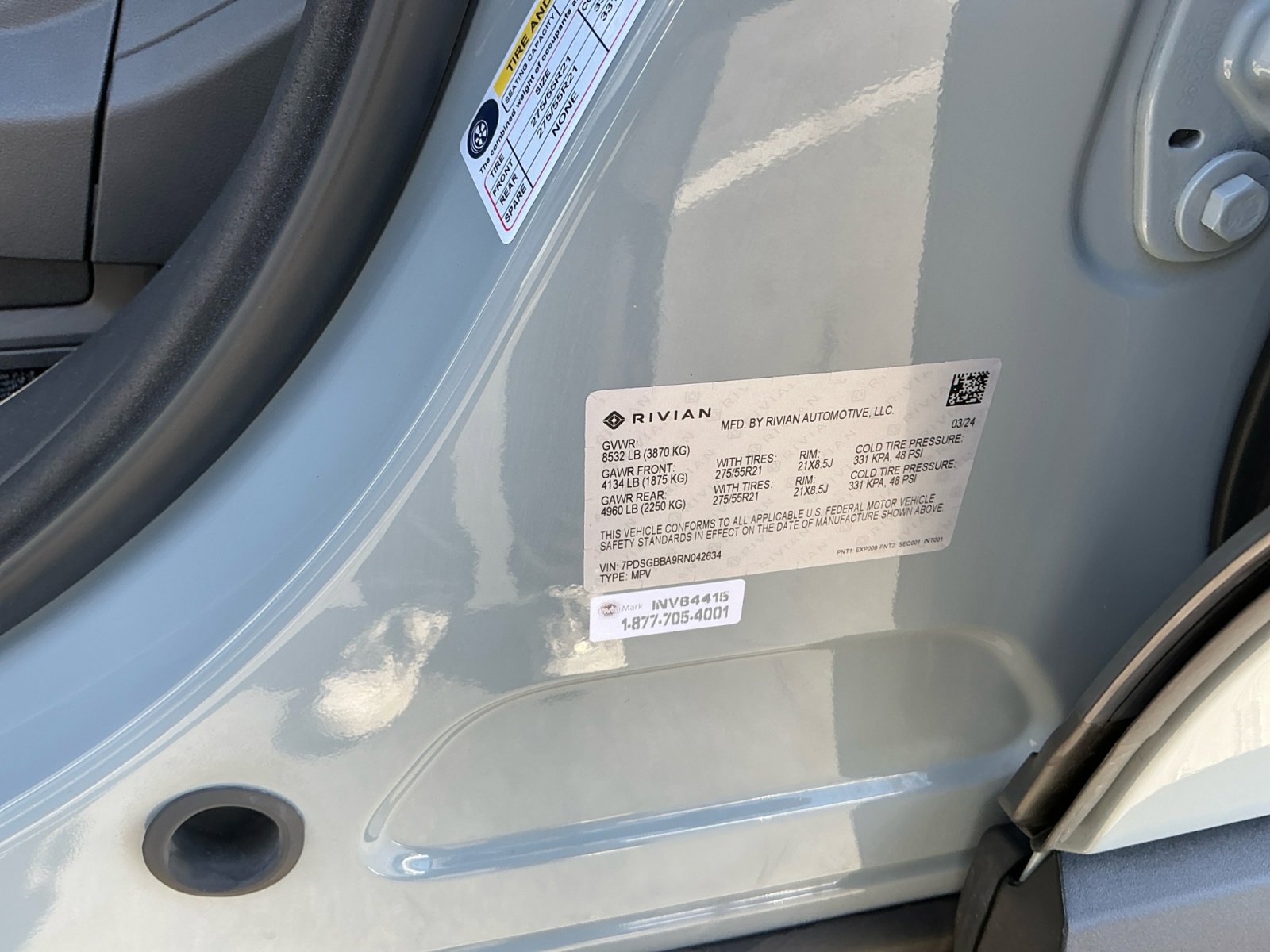 Used 2024 Rivian R1S Adventure AWD/4WD image 24