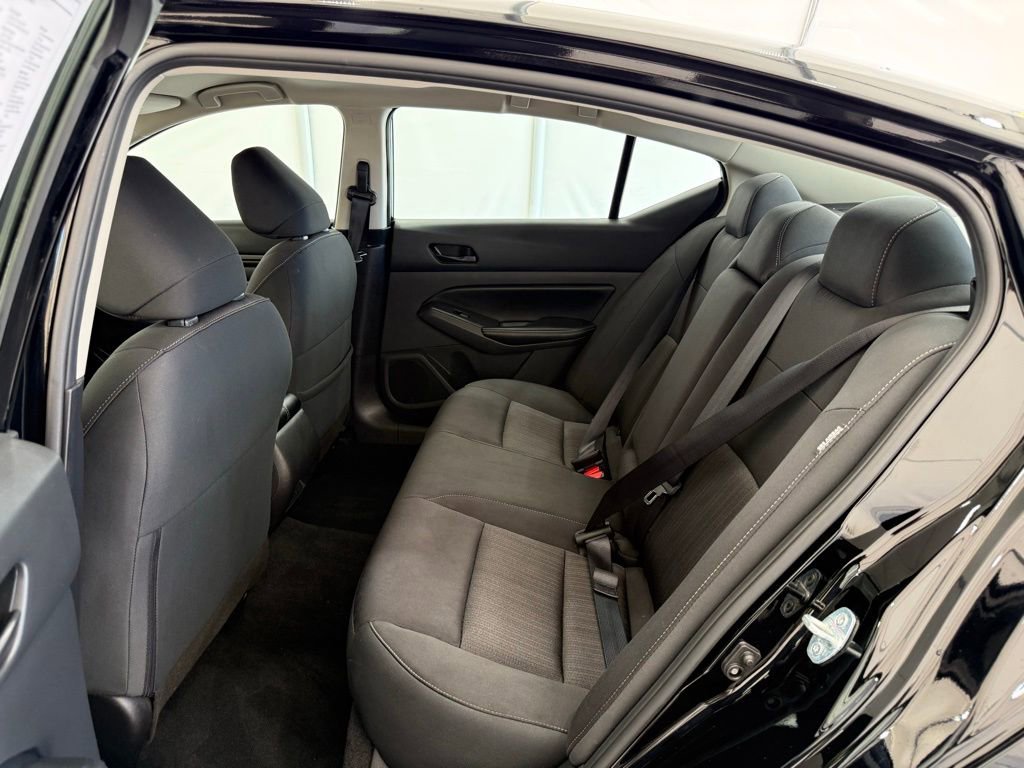 Used 2025 Nissan Altima 2.5 SV FWD image 16