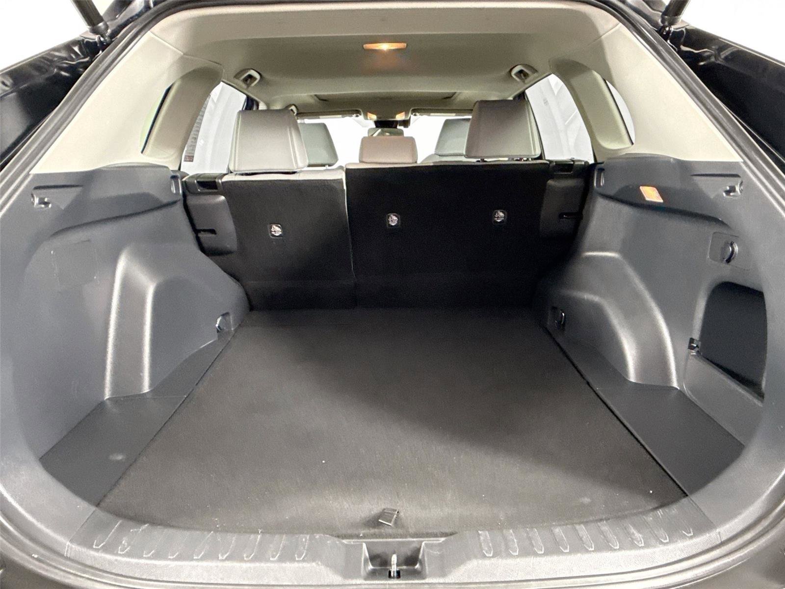 Used 2020 Toyota RAV4 XLE Premium FWD image 37