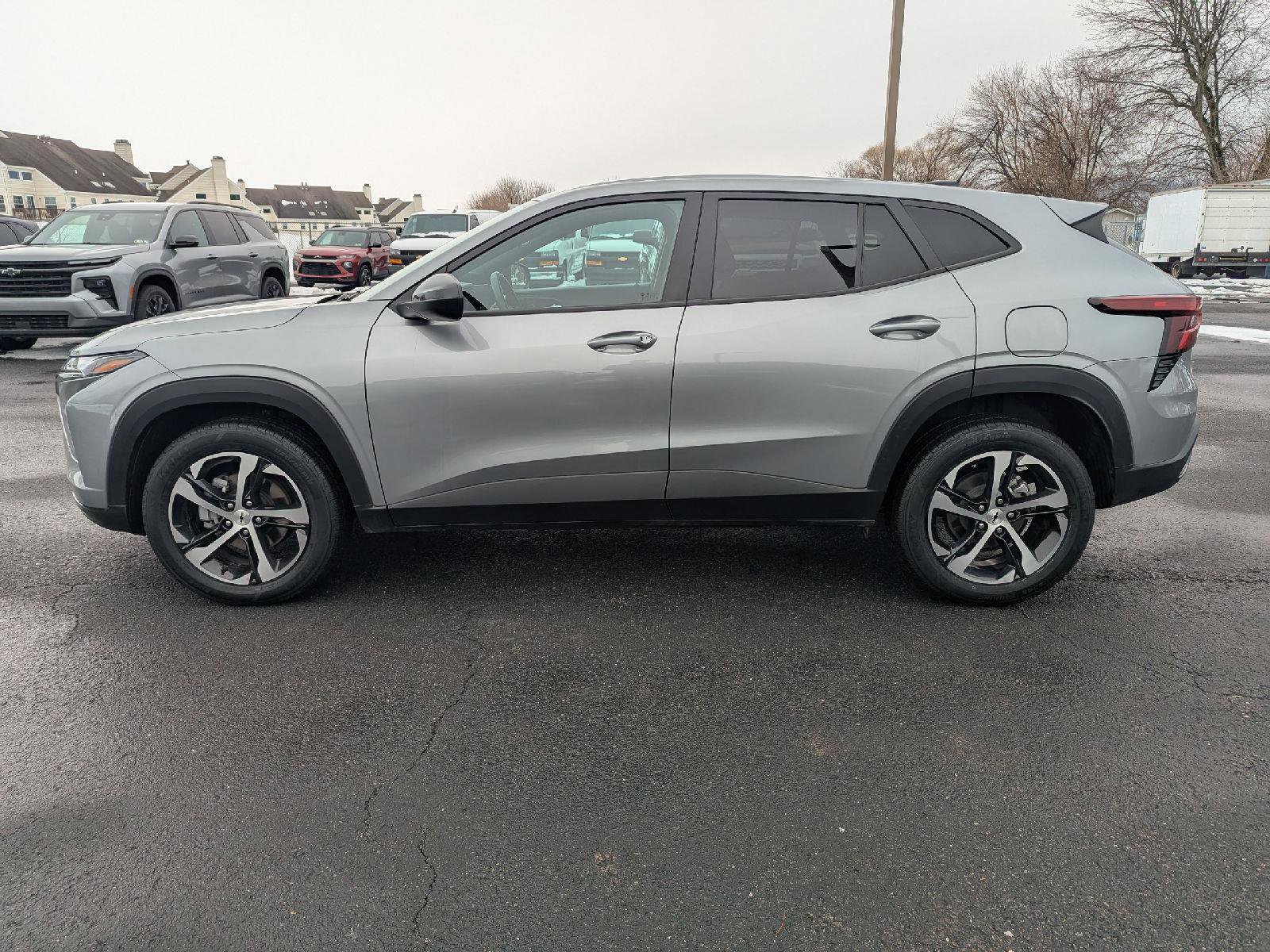 Certified 2024 Chevrolet Trax RS w/ Driver Confidence Package image 4