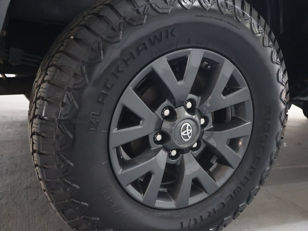 Used 2020 Toyota Tacoma SR5 AWD/4WD image 33