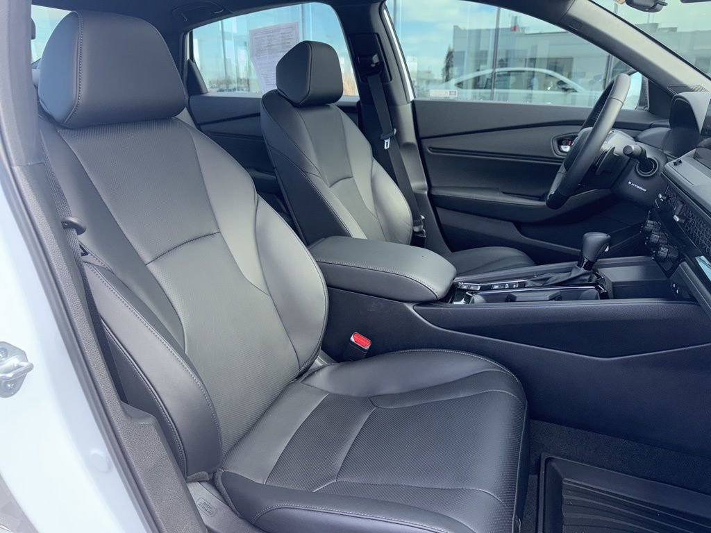 Used 2025 Honda Accord Sport image 12