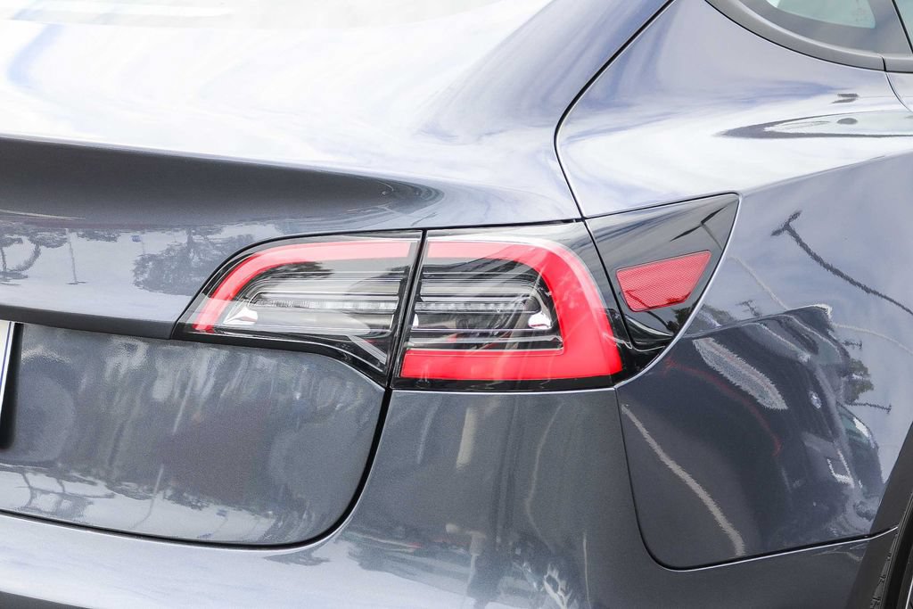 Used 2023 Tesla Model 3 Standard Range RWD image 9