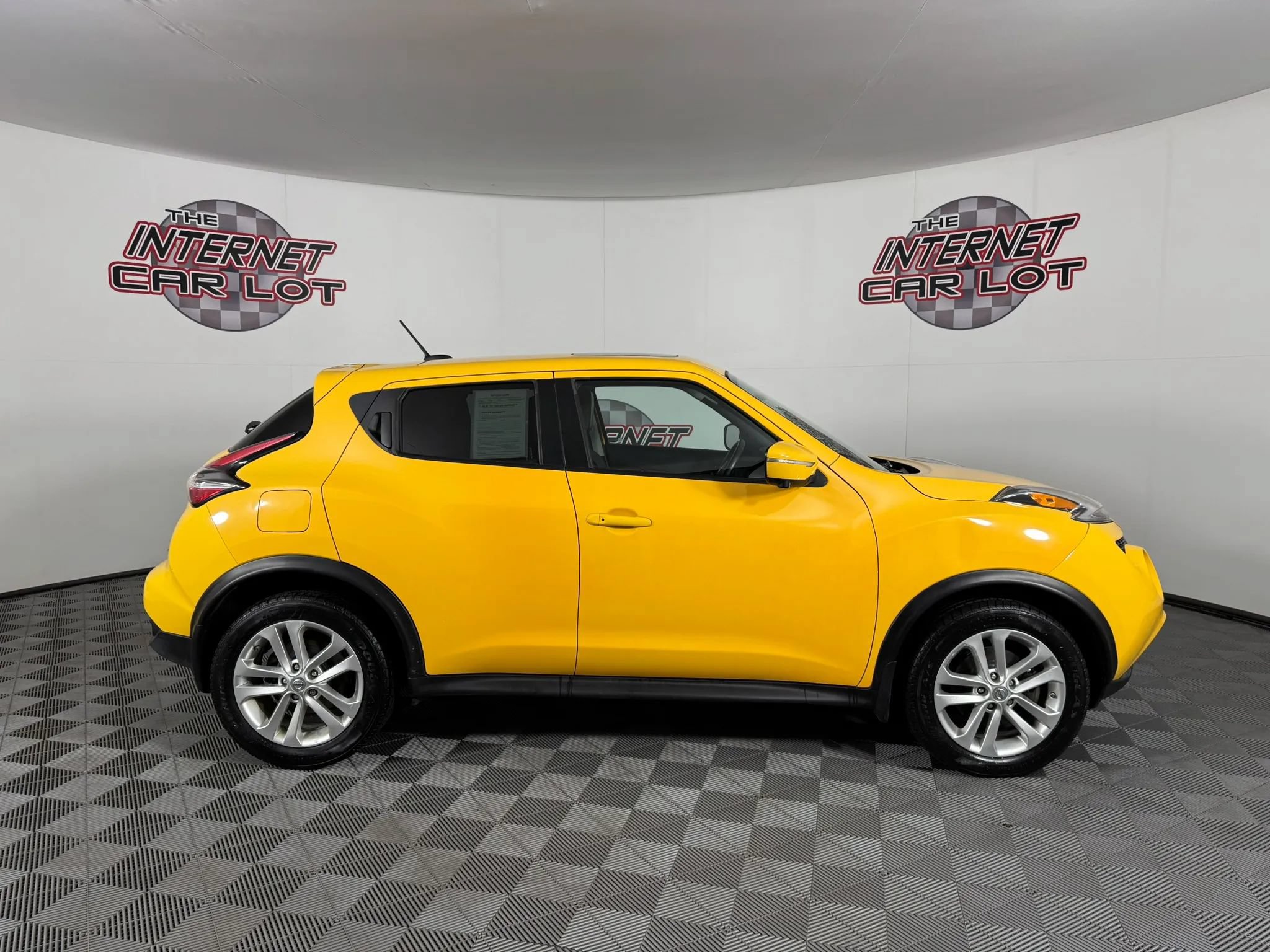 Used 2016 Nissan Juke SL FWD image 8