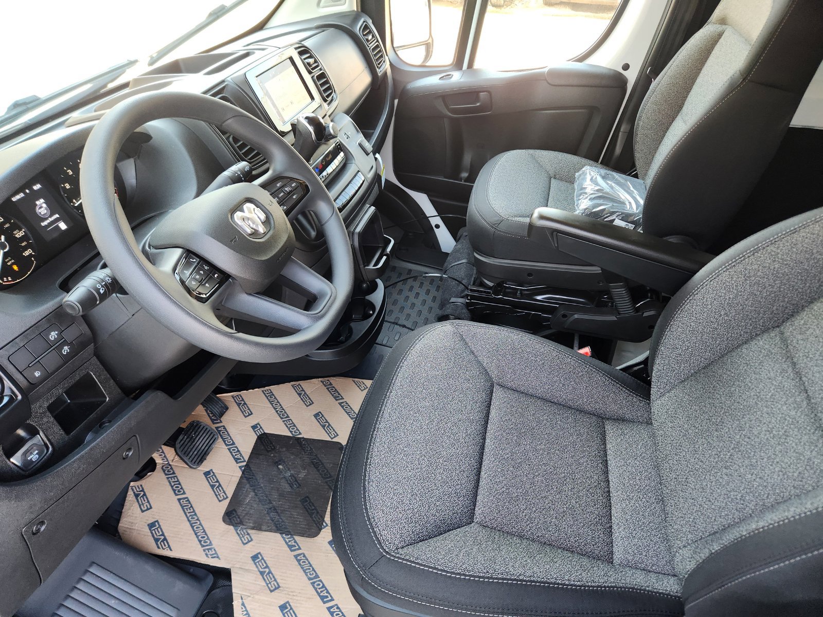 New 2026 RAM ProMaster 2500 w/ Safety Group FWD image 13