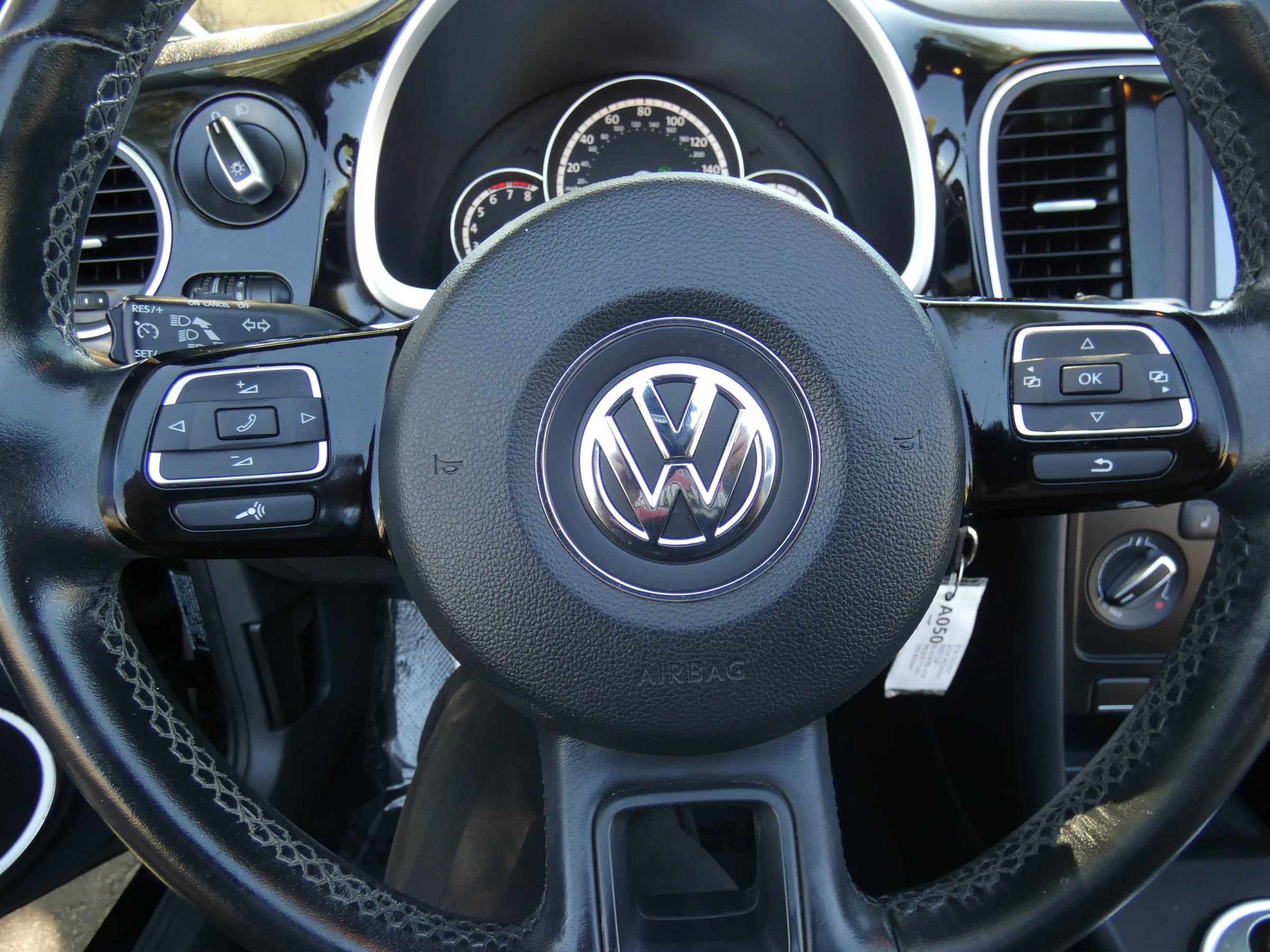 Used 2014 Volkswagen Beetle 2.5 image 46