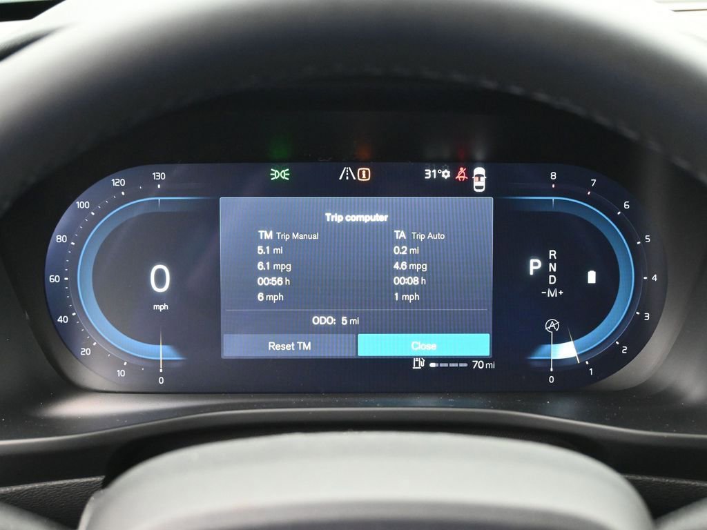 New 2025 Volvo XC40 B5 Ultra w/ Climate Package image 10