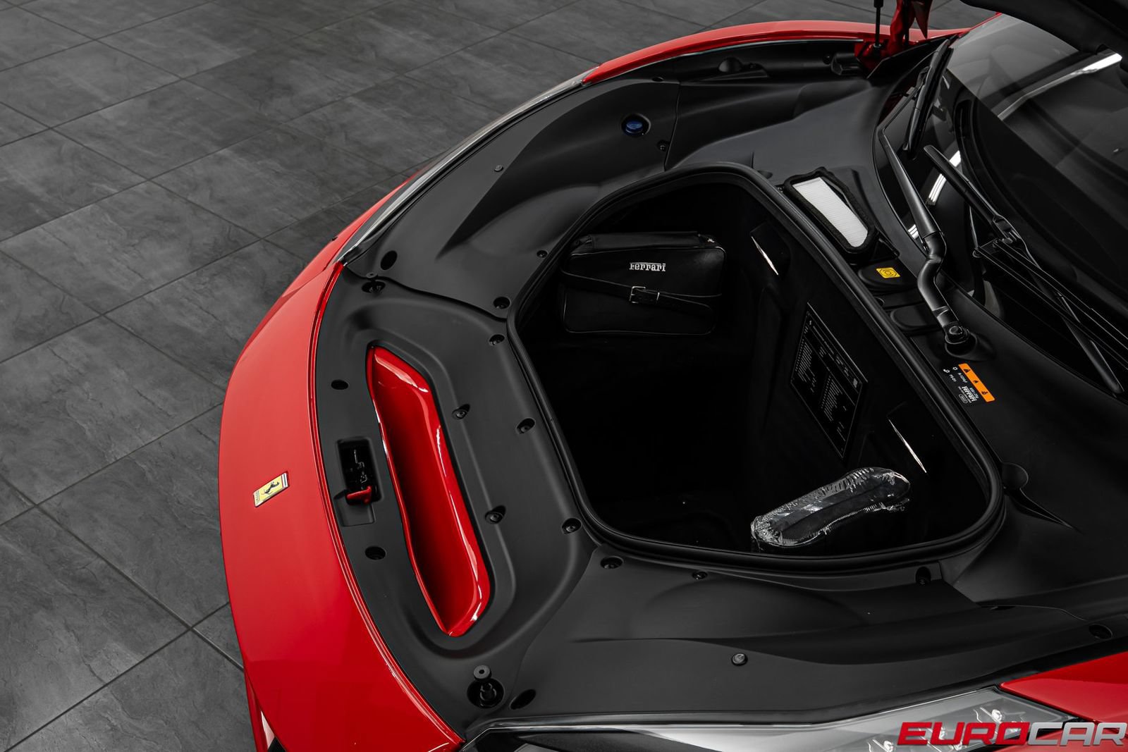 Used 2019 Ferrari 488 Pista Coupe RWD image 10