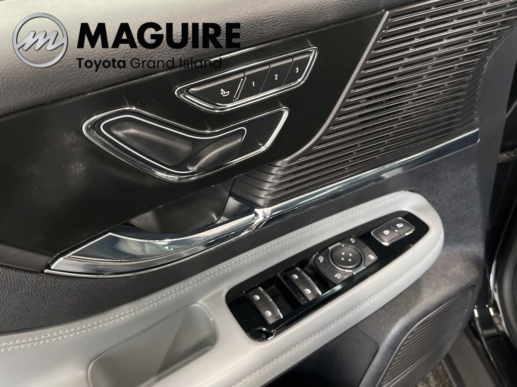 Used 2022 Lincoln Corsair AWD w/ Equipment Group 101A image 4