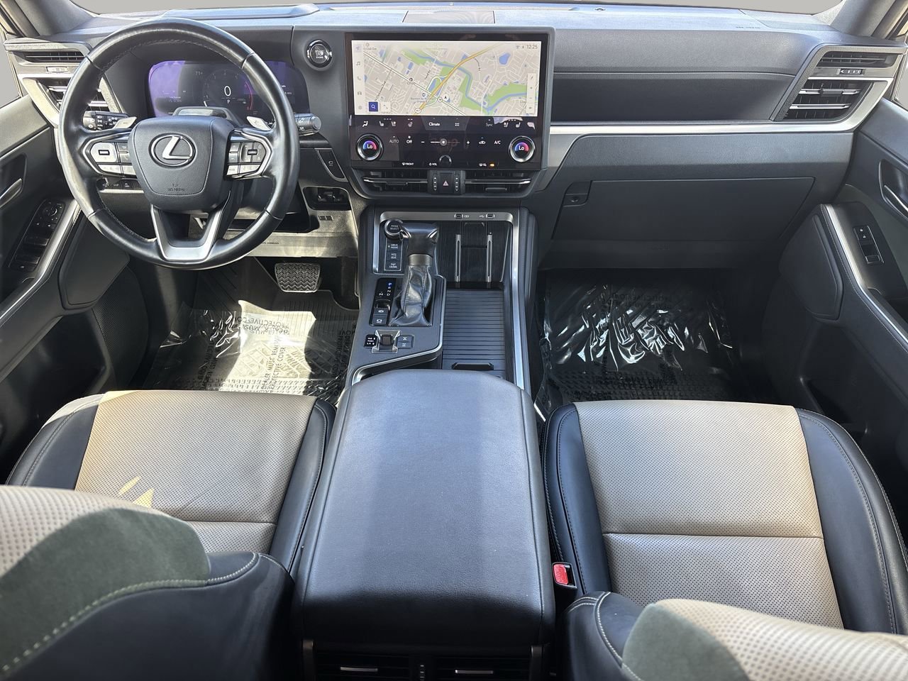 Used 2024 Lexus GX 550 image 13