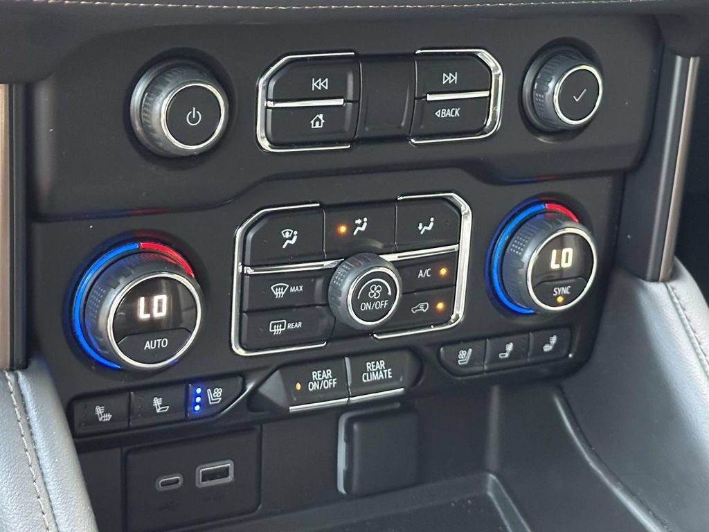 Used 2023 Chevrolet Suburban High Country AWD/4WD image 35