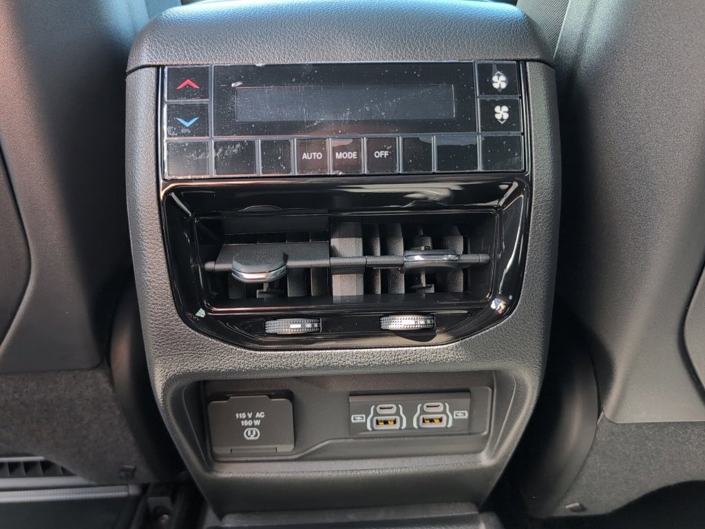 New 2025 Jeep Grand Cherokee L Altitude image 18
