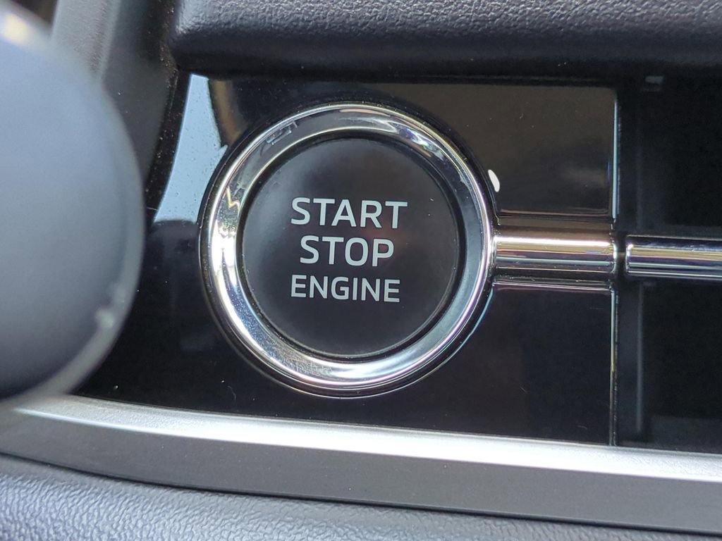 Used 2023 Mitsubishi Outlander SE image 29