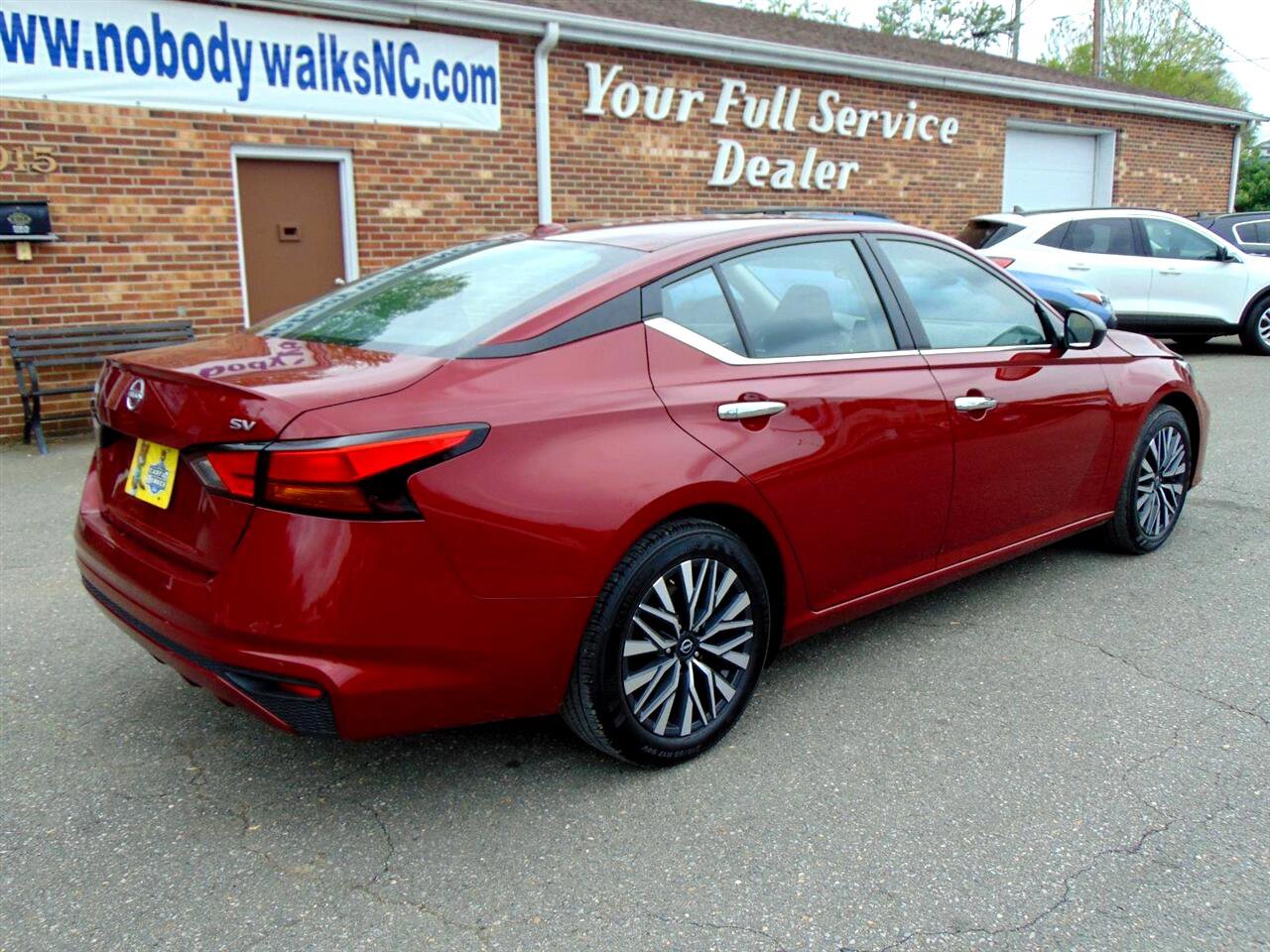 Used 2024 Nissan Altima 2.5 SV image 5