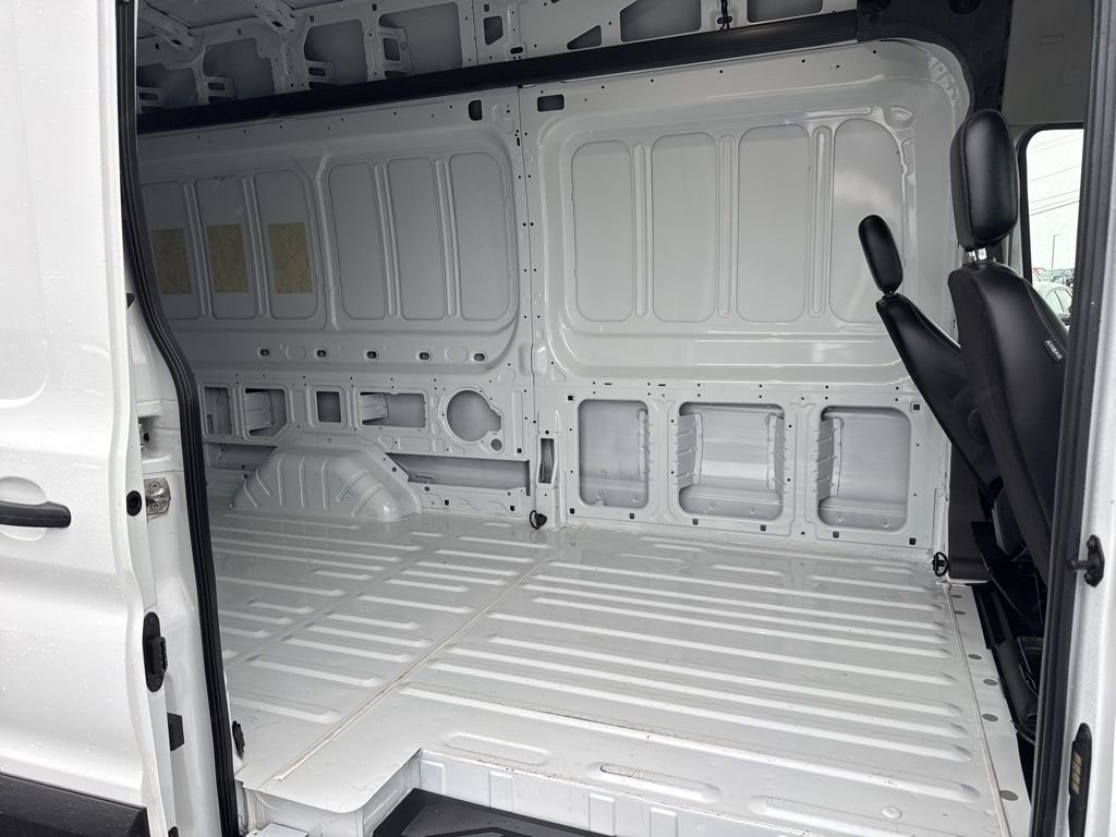 Used 2025 Ford Transit 250 148 High Roof Extended AWD image 21