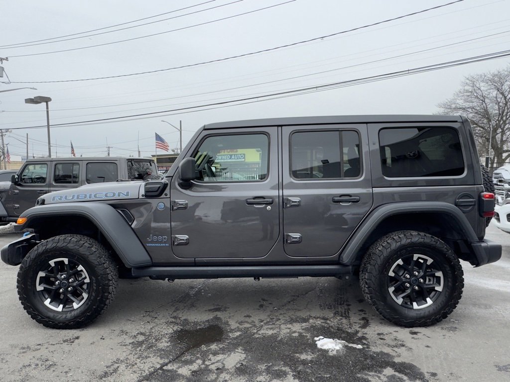 Used 2025 Jeep Wrangler Unlimited Rubicon 4xe w/ Convenience Group image 4