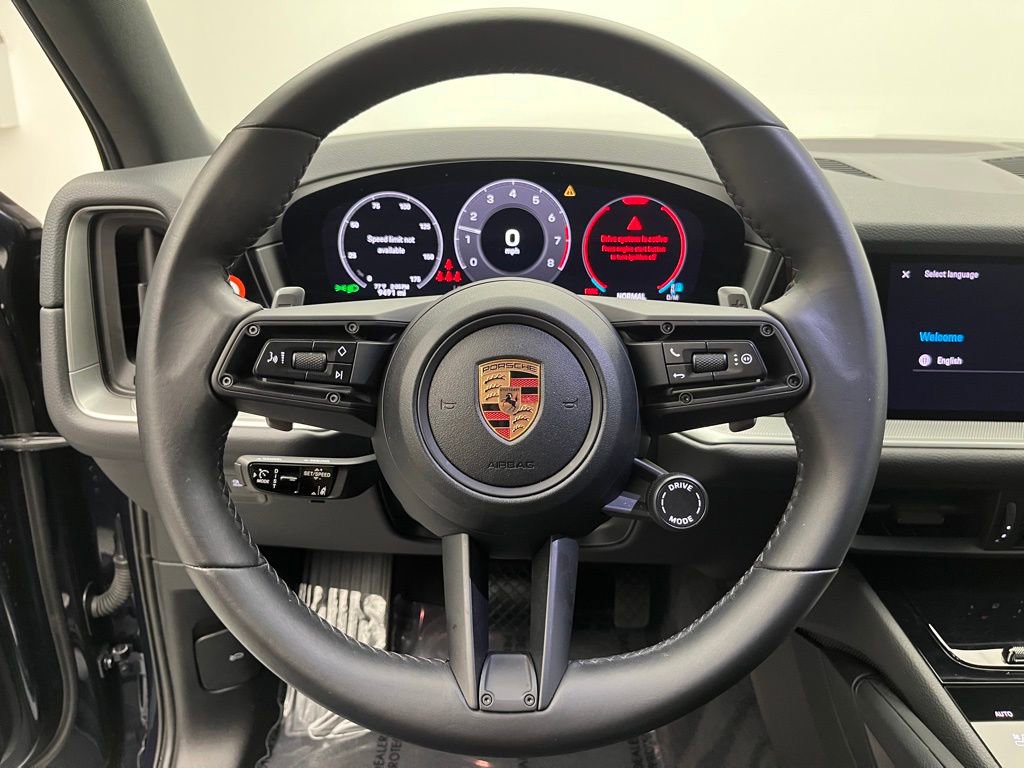 Used 2025 Porsche Cayenne image 12
