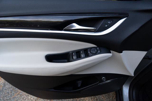 Used 2024 Buick Enclave Essence w/ Sport Touring Edition image 12