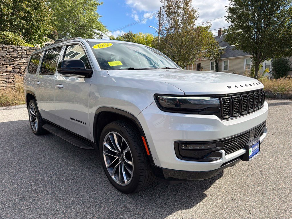Used 2023 Jeep Wagoneer Series II AWD/4WD image 9