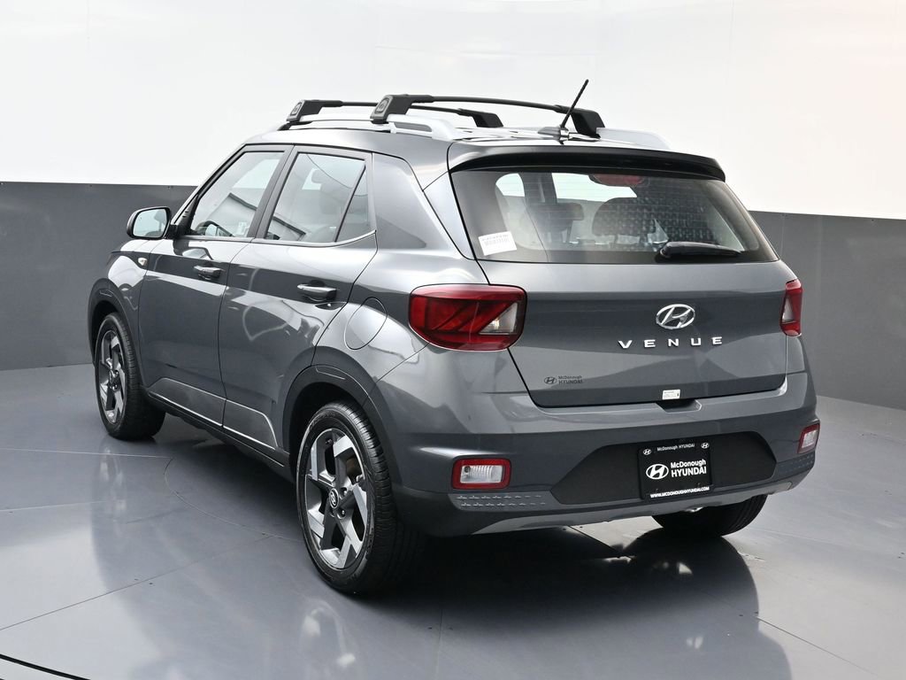 Used 2025 Hyundai Venue Limited image 6