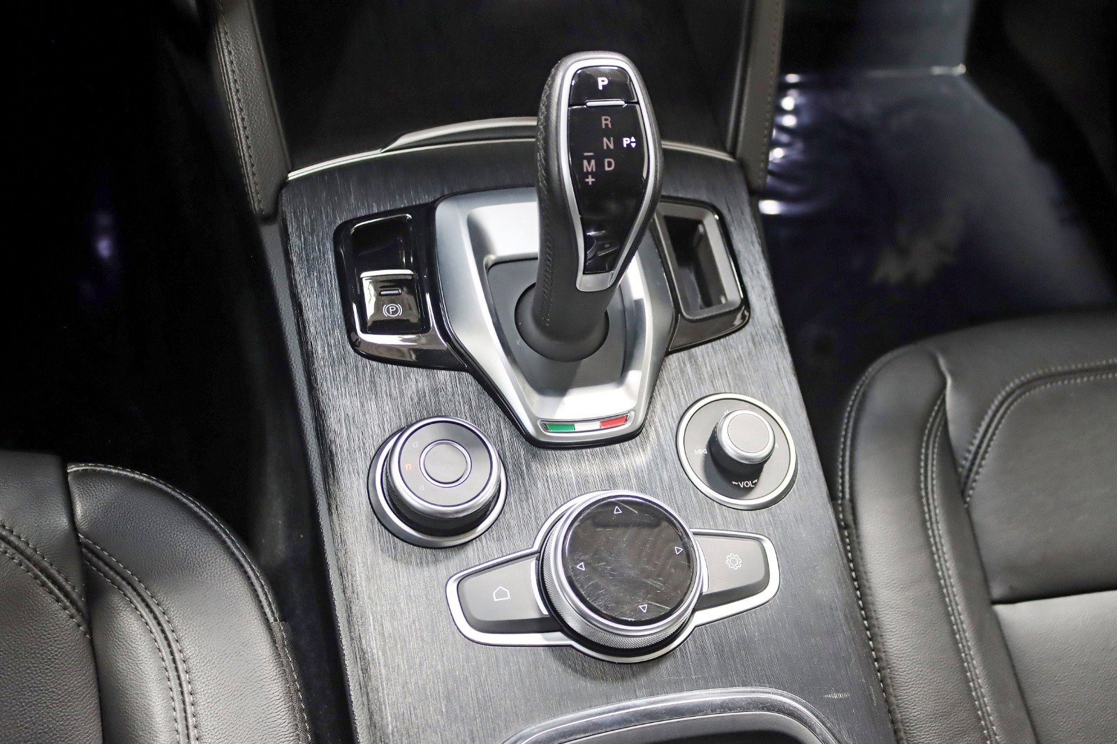 Used 2020 Alfa Romeo Stelvio Sport w/ Cold Weather Package image 23