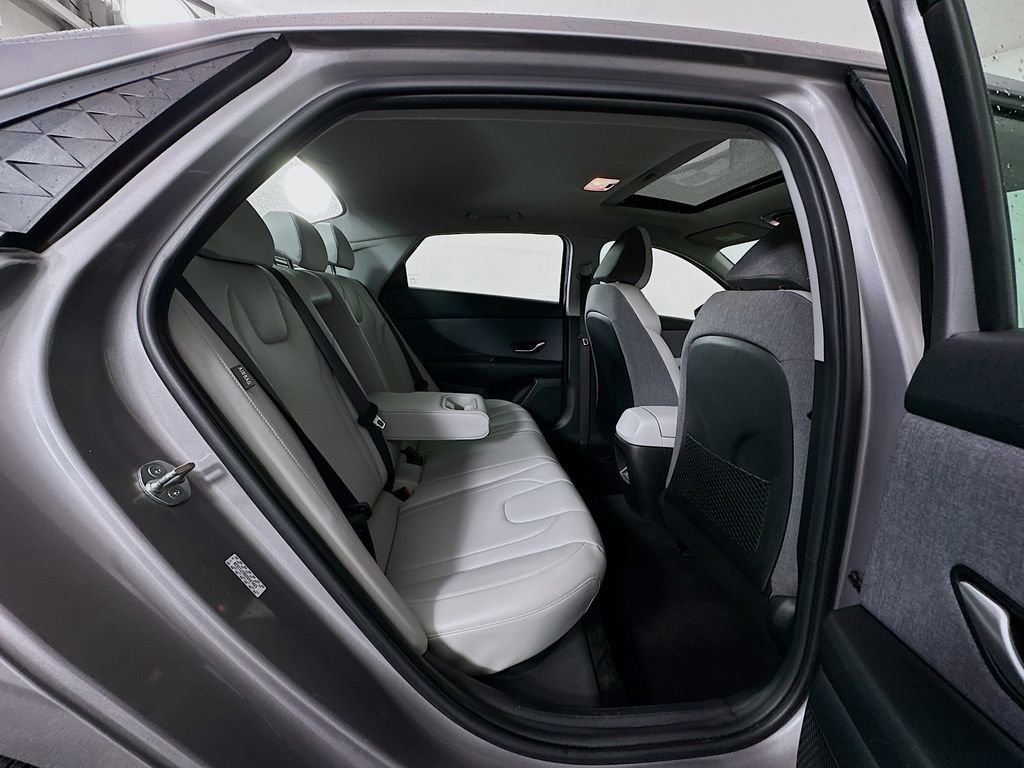 Certified 2024 Hyundai Elantra Limited image 28
