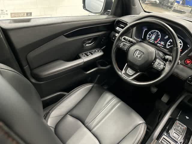 Certified 2025 Honda Pilot TrailSport image 12