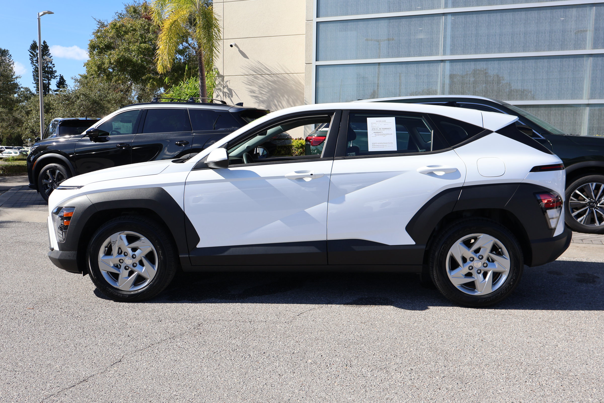 Used 2024 Hyundai Kona SE image 5