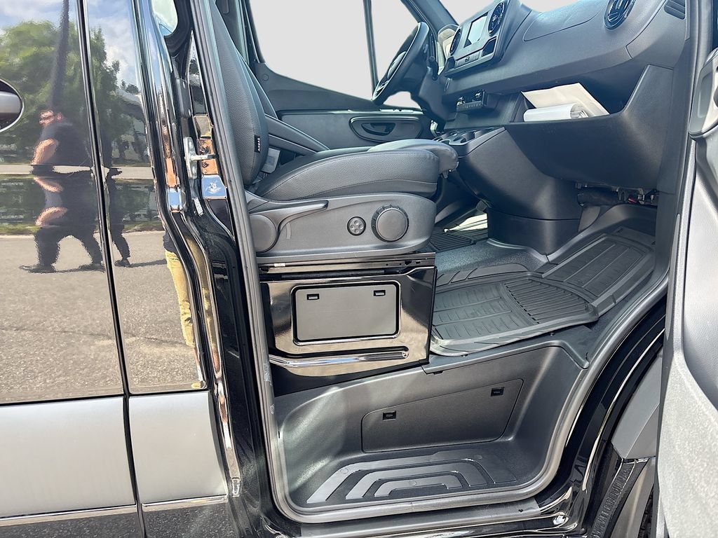 Used 2023 Mercedes-Benz Sprinter 3500 image 15