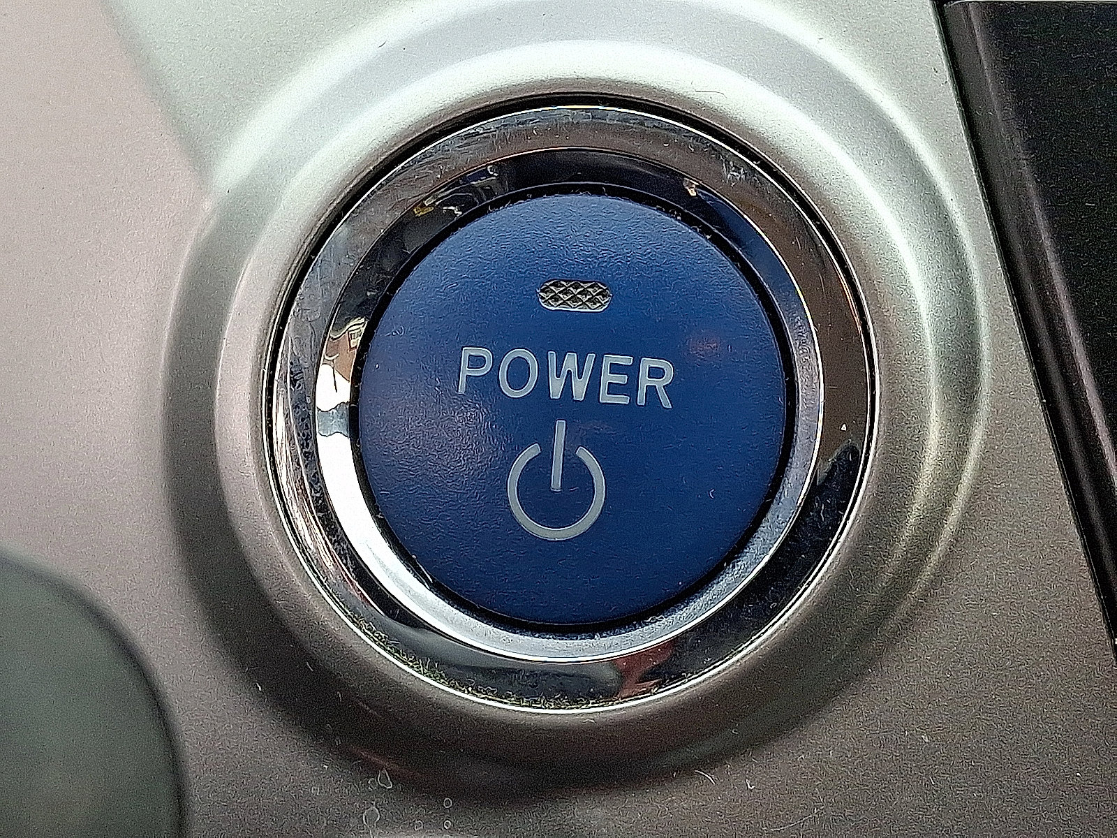 Used 2014 Toyota Prius V Five image 24