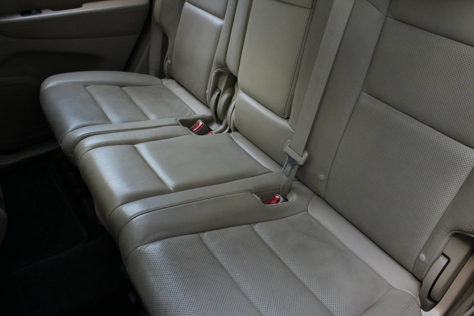 Used 2012 Jeep Grand Cherokee Limited w/ Luxury Group II AWD/4WD image 19