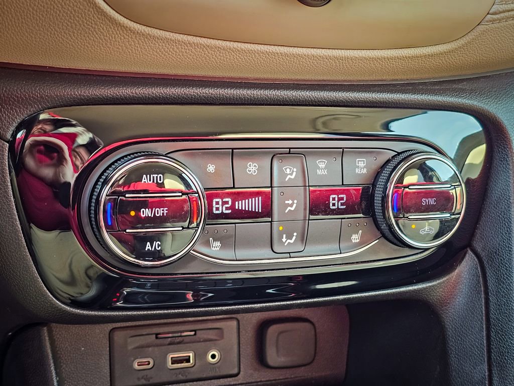 Used 2020 Buick Encore GX Essence w/ Advanced Technology Package image 28