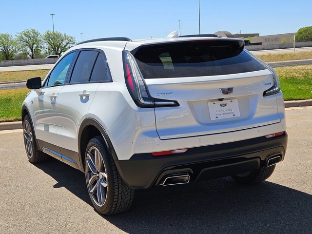 Used 2021 Cadillac XT4 Sport w/ Technology Package image 8