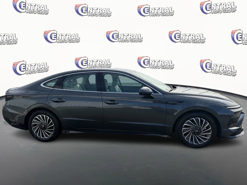 Certified 2025 Hyundai Sonata Limited image 4