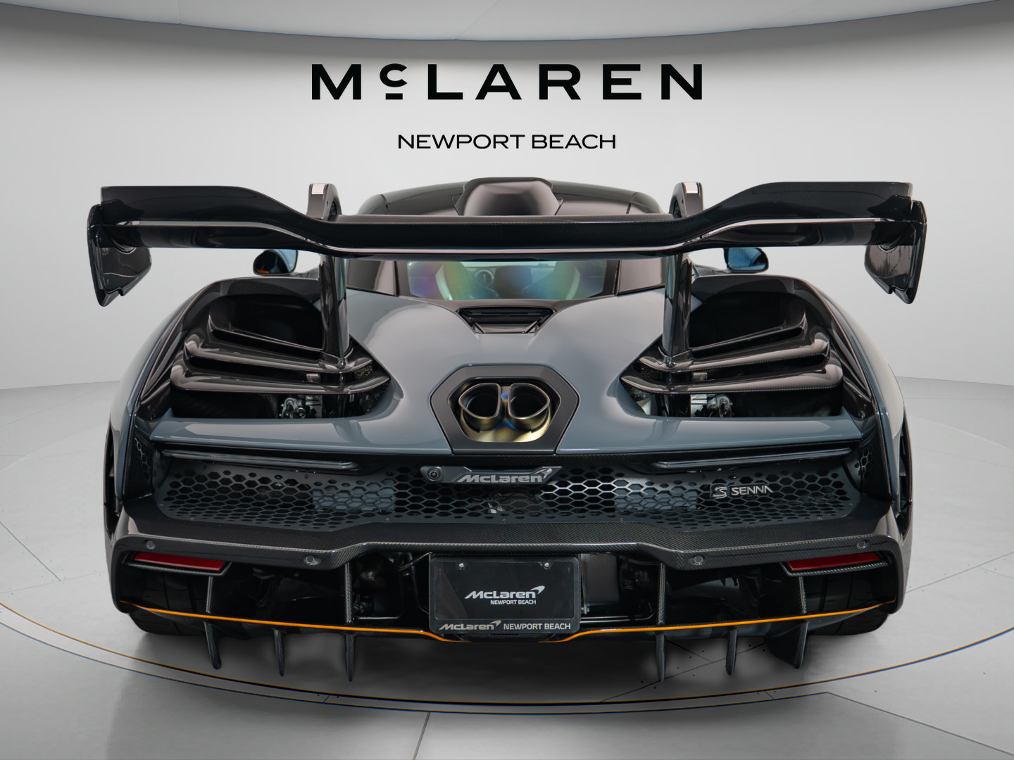 Used 2019 McLaren Senna RWD image 6
