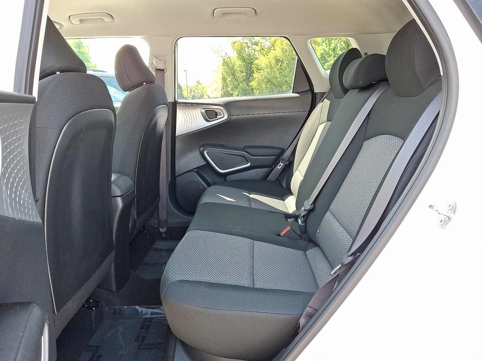 Certified 2025 Kia Soul LX w/ LX Technology Package FWD image 10