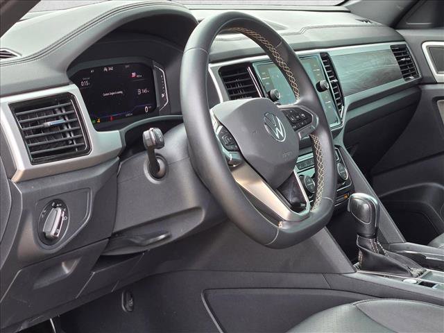 Used 2023 Volkswagen Atlas Cross Sport SE w/ Panoramic Sunroof Package FWD image 9