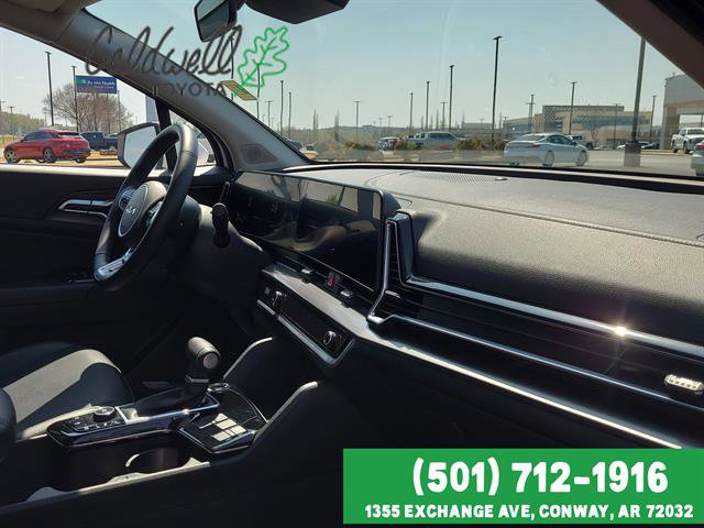 Used 2025 Kia Sportage EX image 18