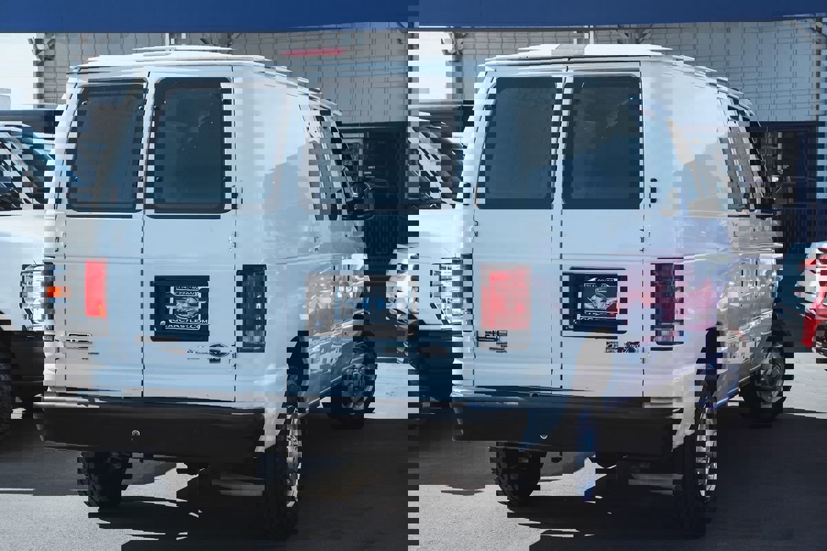 Used 2014 Ford E-150 and Econoline 150 w/ Power Group image 2