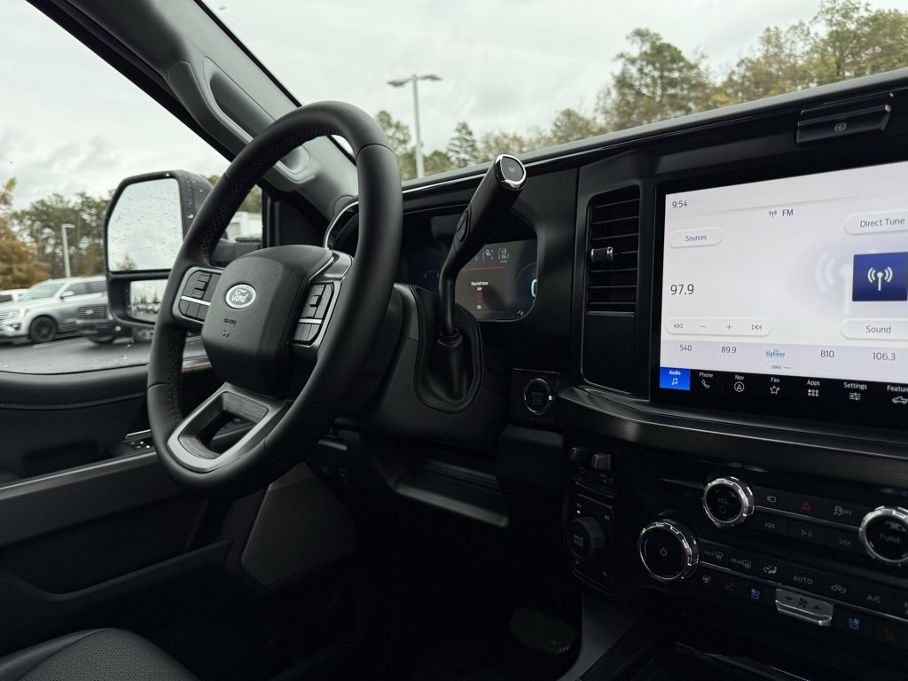 New 2026 Ford F250 Lariat w/ Black Appearance Package image 31